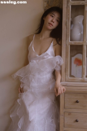 [YITUYU艺图语]2025.10.19 一抹素白 野生模特园子[10P30M]