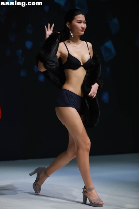 街拍作品 内衣展22 [157P793M]