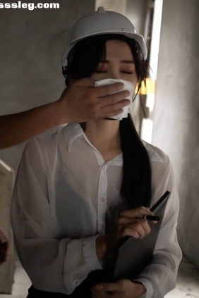 [JVID] 薰草 黑丝包臀裙收验员[26P+1V405M]