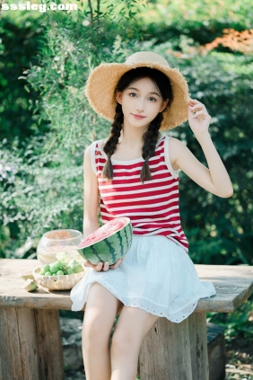 [YITUYU艺图语]2025.06.25 夏日少女与红西瓜 林淼鑫[17P330M]