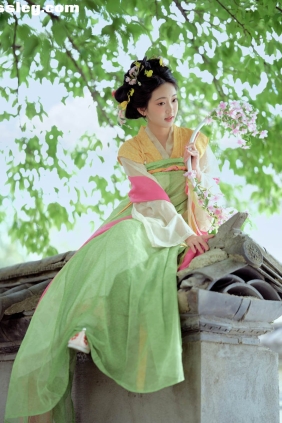 [YITUYU艺图语]2025.06.18 春日 冷酷王爷[14P258M]