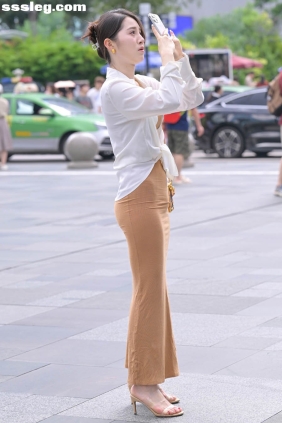 街拍作品 黄色针织长裙美女[149P3.13G]