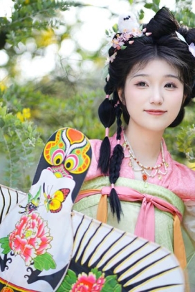 [YITUYU艺图语]2025.04.06 合欢花开 梓榆喝点甜的呀[22P392M]