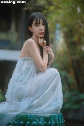 [YITUYU艺图语]2025.04.02 兰圃佳人诗意风华 小余[49P1.67G]