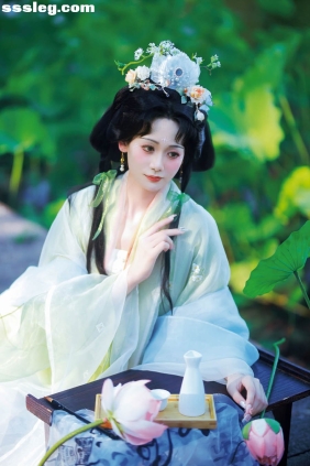 [YITUYU艺图语]2025.07.07 荷塘月色 一只大大大李子[17P32M]