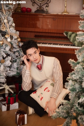 [YITUYU艺图语]2025.11.08 圣诞序曲 南风[17P141M]