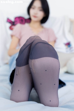 物恋传媒 No.2585 小爱 薄黑丝[149P+1V3.64G]