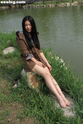 [赤足者] 静静 湖边[145P0.99G]