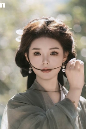 [YITUYU艺图语]2025.05.05 山月不知心事 小方[13P130M]