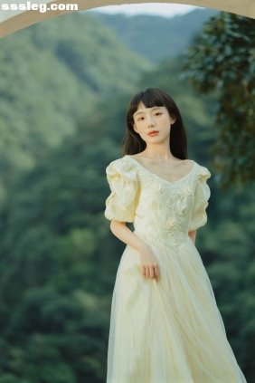 [YITUYU艺图语]2025.09.24 阳光与裙角 佳玥[32P299M]