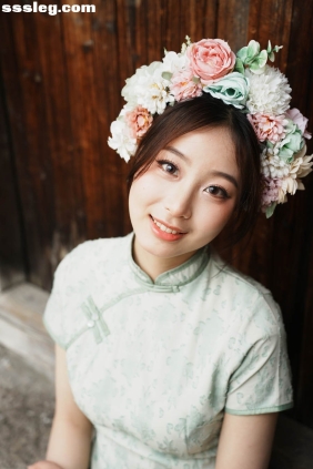 [YITUYU艺图语]2025.08.12 绿色旗袍簪花 小u[17P212M]