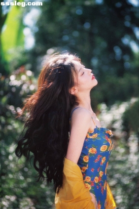 [YITUYU艺图语]2025.06.29 炽热的夏天和西瓜泳衣更配 鹿离[16P144M]