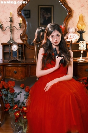 [YITUYU艺图语]2025.05.19 红裙玫瑰 小呆同学[57P1.42G]