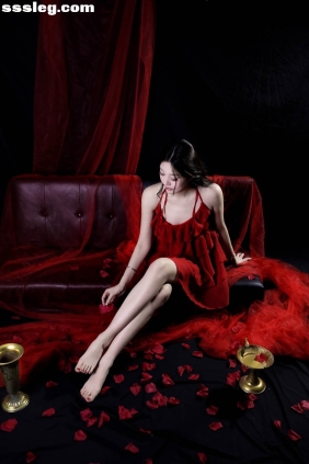 [YITUYU艺图语]2025.05.11 红色纱裙 甜甜[20P167M]