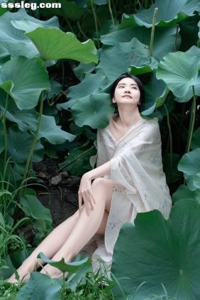 [YITUYU艺图语]2025.10.20 夏荷之殇 Sandra[32P579M]