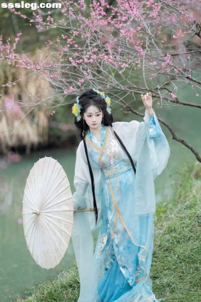 [YITUYU艺图语]2025.04.14 阴天梅花 湫一只岁岁[31P1.05G]