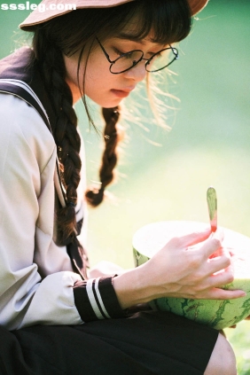 [YITUYU艺图语]2025.04.05 西瓜与少女 秋歌[14P95M]