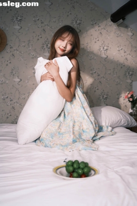 [YITUYU艺图语]2025.08.26 起床梳洗的阁楼少女 醒醒[25P1.20G]