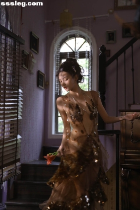 [YITUYU艺图语]2025.06.25 碎落的金色 Fifi轩-[16P66M]