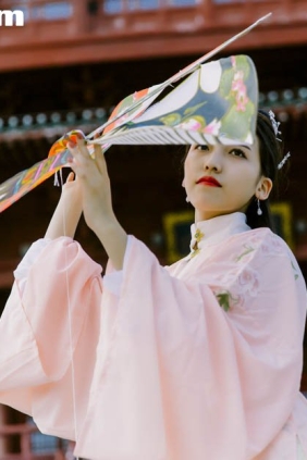 [YITUYU艺图语]2025.07.20 纸鸢 微风[18P150M]