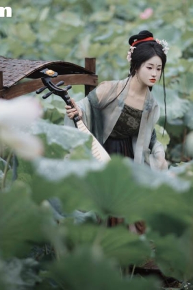 [YITUYU艺图语]2025.08.04 雨中采荷 原地掉线去夜闹[35P314M]