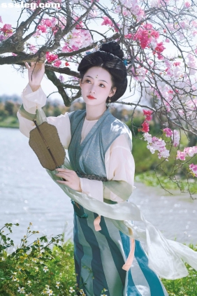 [YITUYU艺图语]2025.06.11 春山 小林[16P301M]