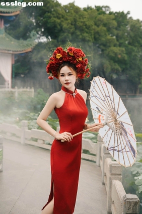 [YITUYU艺图语]2025.09.06 簪花少女 草莓熊[11P189M]