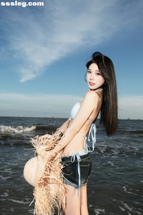 [YITUYU艺图语]2025.10.26 海边 小欣吃不饱[22P367M]