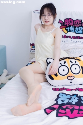 物恋传媒 No.2529 小酒 薄肉丝[156P+1V4.65G]