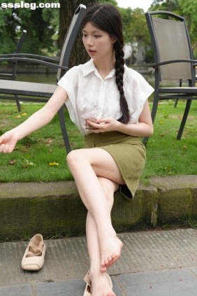 青柠映画 小小 喂鸽子[92P+2V3.97G]