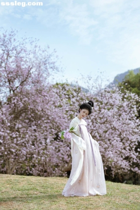 [YITUYU艺图语]2025.04.28 咏紫荆 小y今天也很开心[19P200M]