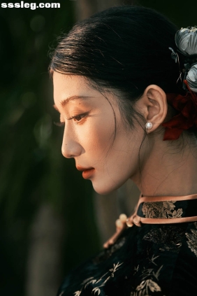 [YITUYU艺图语]2025.10.11 旗袍 黑皮阿欢[9P84M]