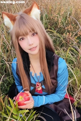 Ely_eee(ElyEE子) 狼與暖陽[52P+1V190M]