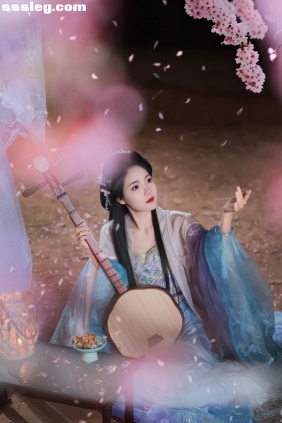 [YITUYU艺图语]2025.09.05 夜樱古风人像拍摄 南栀nz[14P189M]