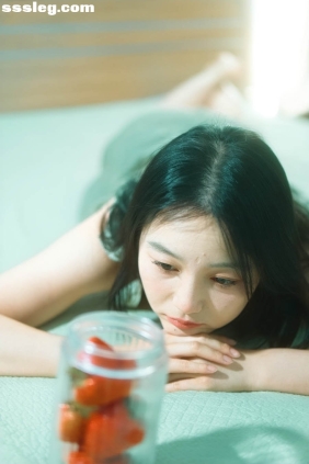 [YITUYU艺图语]2025.08.08 草莓味少女 桐桐[14P195M]