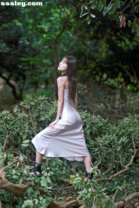 [YITUYU艺图语]2025.08.08 荔枝树间的白裙诗 KK[20P375M]