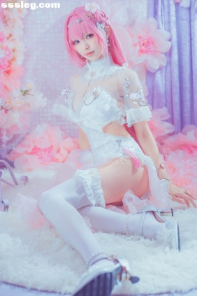 Ely_eee(ElyEE子) Dorothy Feast on Peachland[24P+2V75M]