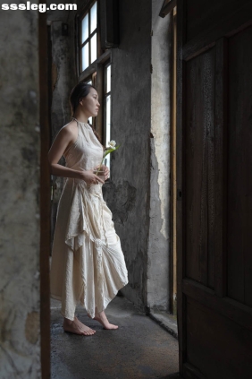 [YITUYU艺图语]2025.06.15 我扎根于地 但枝叶随风 KiKi[16P127M]