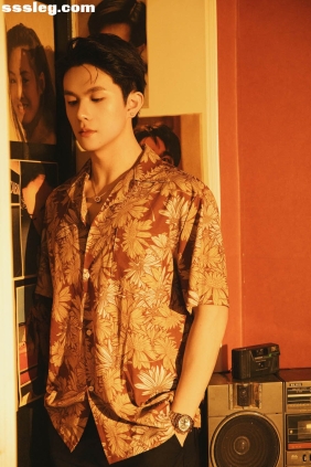 [YITUYU艺图语]2025.11.11 在港风记忆里的摩登绅士 言弟弟[43P818M]