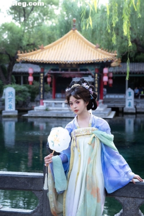 [YITUYU艺图语]2025.06.20 夏雨泉 亭亭不是婷婷[24P298M]