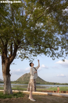 [YITUYU艺图语]2025.07.09 夏望山楹晨起侍花 慢声[57P454M]