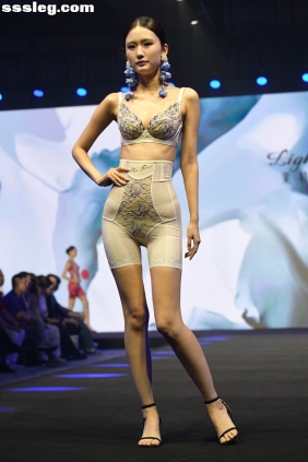 街拍作品 束身内衣[487P11.3G]