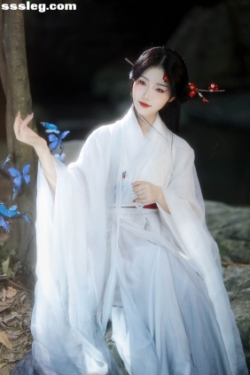 [YITUYU艺图语]2025.10.28 红梅 知鸢[14P176M]