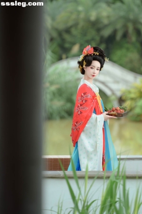 [YITUYU艺图语]2025.08.11 荔枝 花瓷[13P180M]