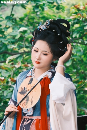 [YITUYU艺图语]2025.09.20 宋仕女汉服 玉米栗子[11P203M]