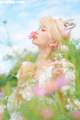 [YITUYU艺图语]2025.09.24 格桑花人像拍摄 暴躁的果酱大爷[22P302M]