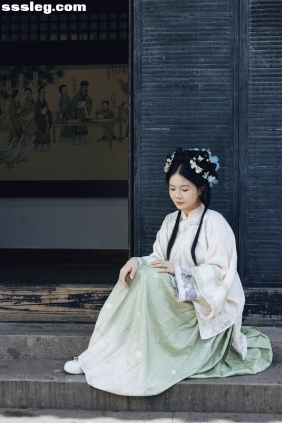 [YITUYU艺图语]2025.08.30 可爱清汉女 小洋葱[14P286M]