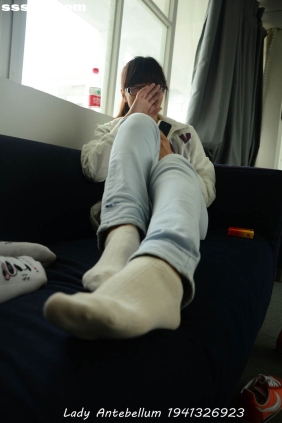 [战前女神]恋足美腿摄影套图010 [87P101M]