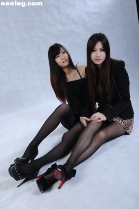 [赤足者] 小玉&小慧 黑丝高跟[28P123M]