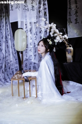 [YITUYU艺图语]2025.09.29 梨花 盖盖[24P422M]